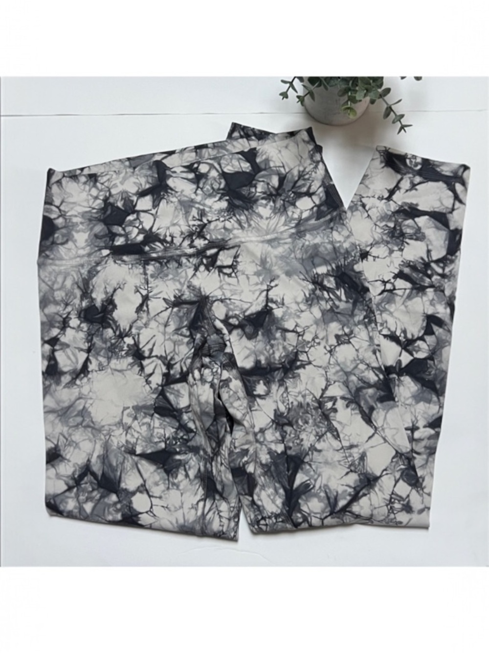 Lululemon Wunder Under HR 7/8 Tight 25” Dual Shibori Antique White Grey size 6